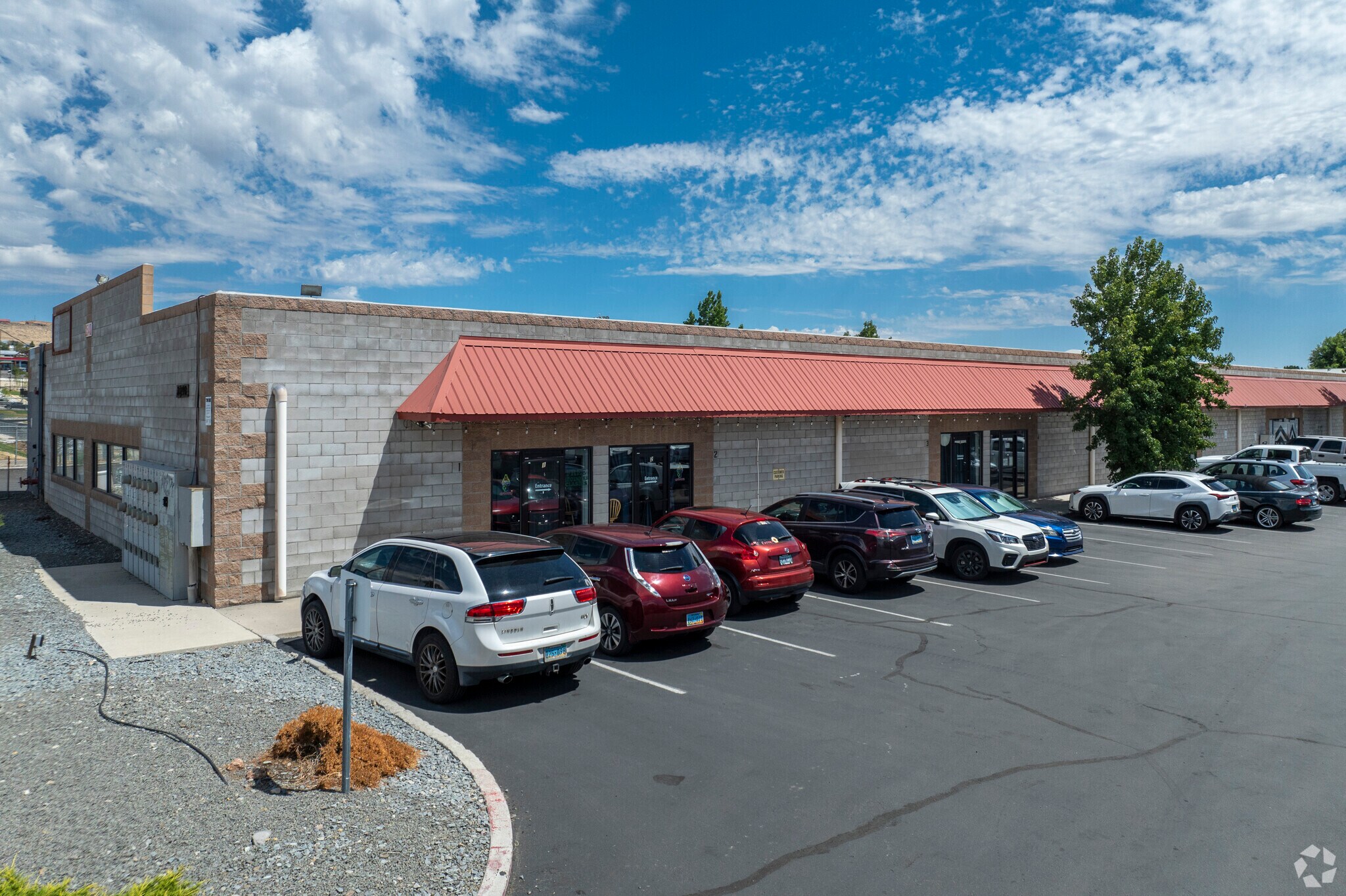 2540 Sutro St, Reno, NV à louer Photo principale– Image 1 sur 6