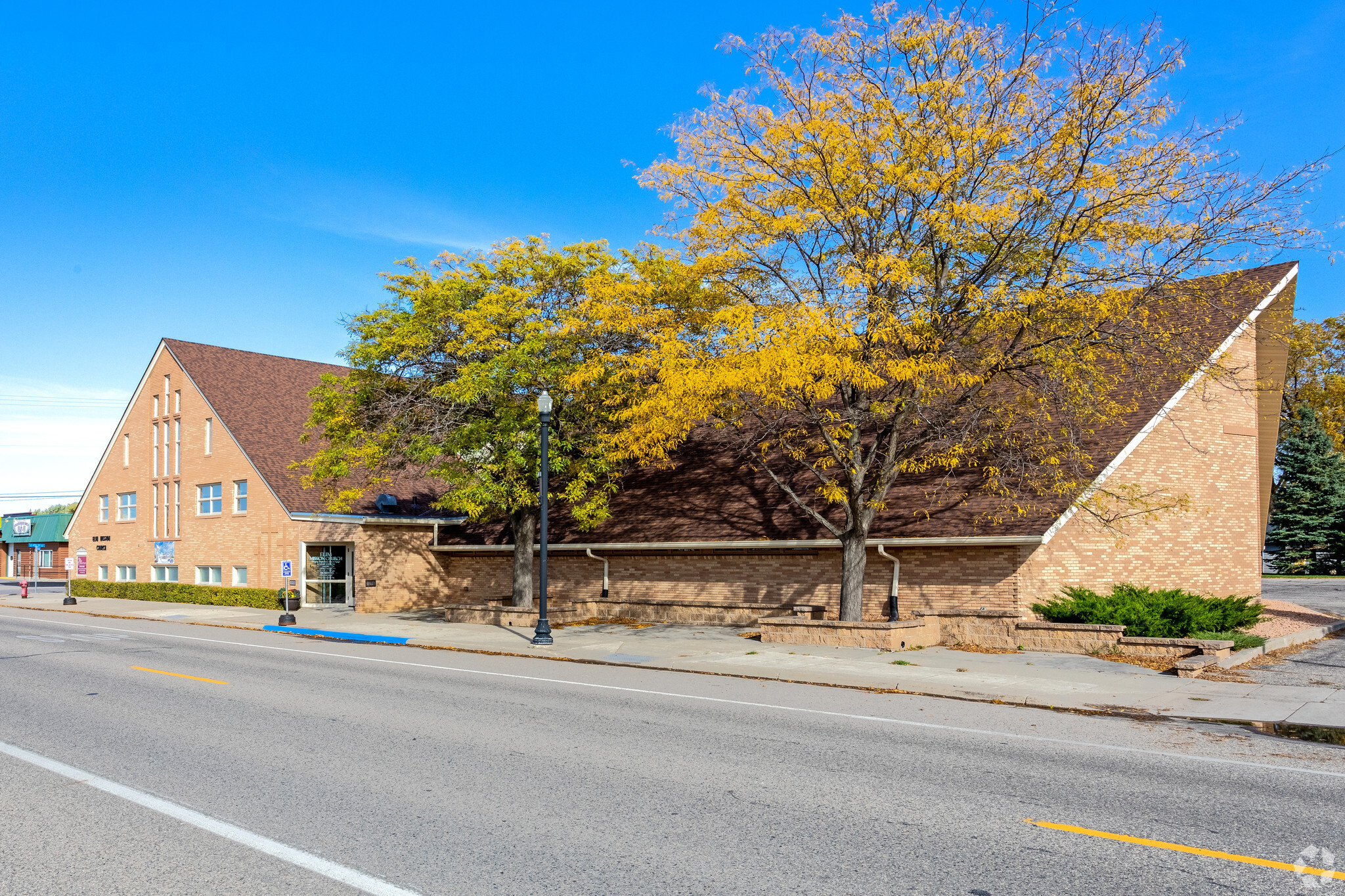 405 Broadway Ave S, Cokato, MN à vendre Photo de l’immeuble– Image 1 sur 57
