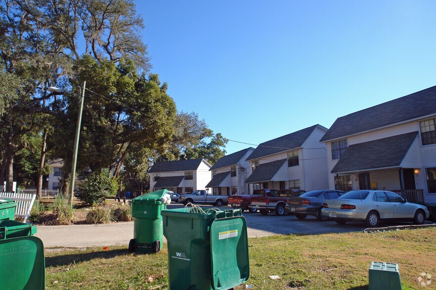 211 Evans Ave, Niceville, FL à vendre - Photo de l’immeuble – Image 2 sur 2
