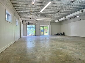 711 Trabert Ave NW, Atlanta, GA à louer Photo intérieure– Image 1 sur 4