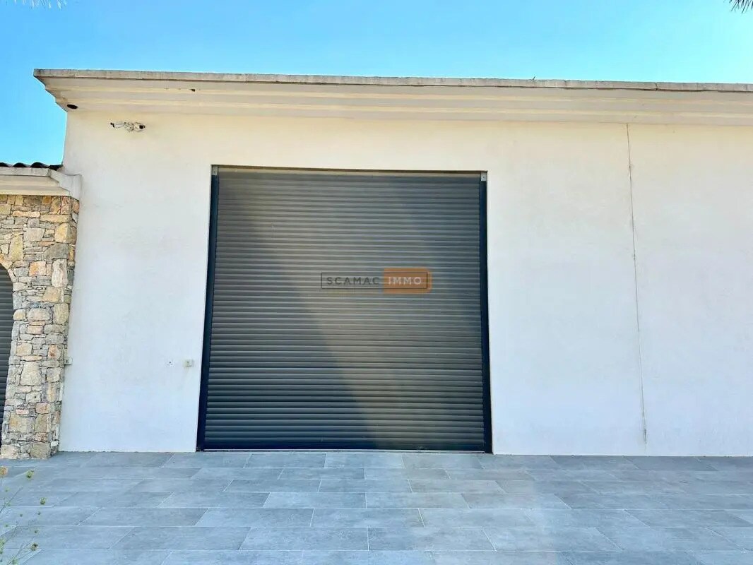 Local d’activités dans Sainte-Maxime à louer Photo de l’immeuble– Image 1 sur 6