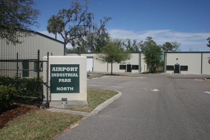 3665 Naseem Ln, Sanford, FL à vendre - Photo principale – Image 1 sur 1