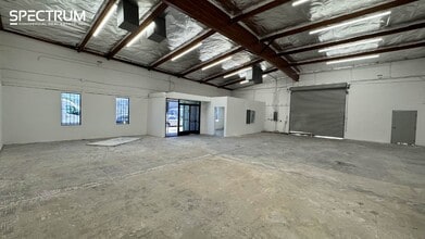 14538-14540 Keswick St, Van Nuys, CA à louer Photo intérieure– Image 1 sur 2