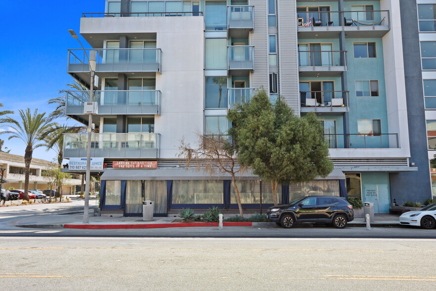 13488 Maxella Ave, Marina Del Rey, CA à louer - Photo de l’immeuble – Image 2 sur 10