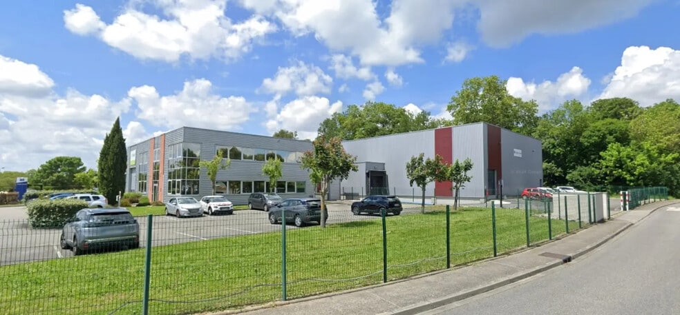 Local d’activités dans Quint-Fonsegrives à louer - Photo de l’immeuble – Image 2 sur 12