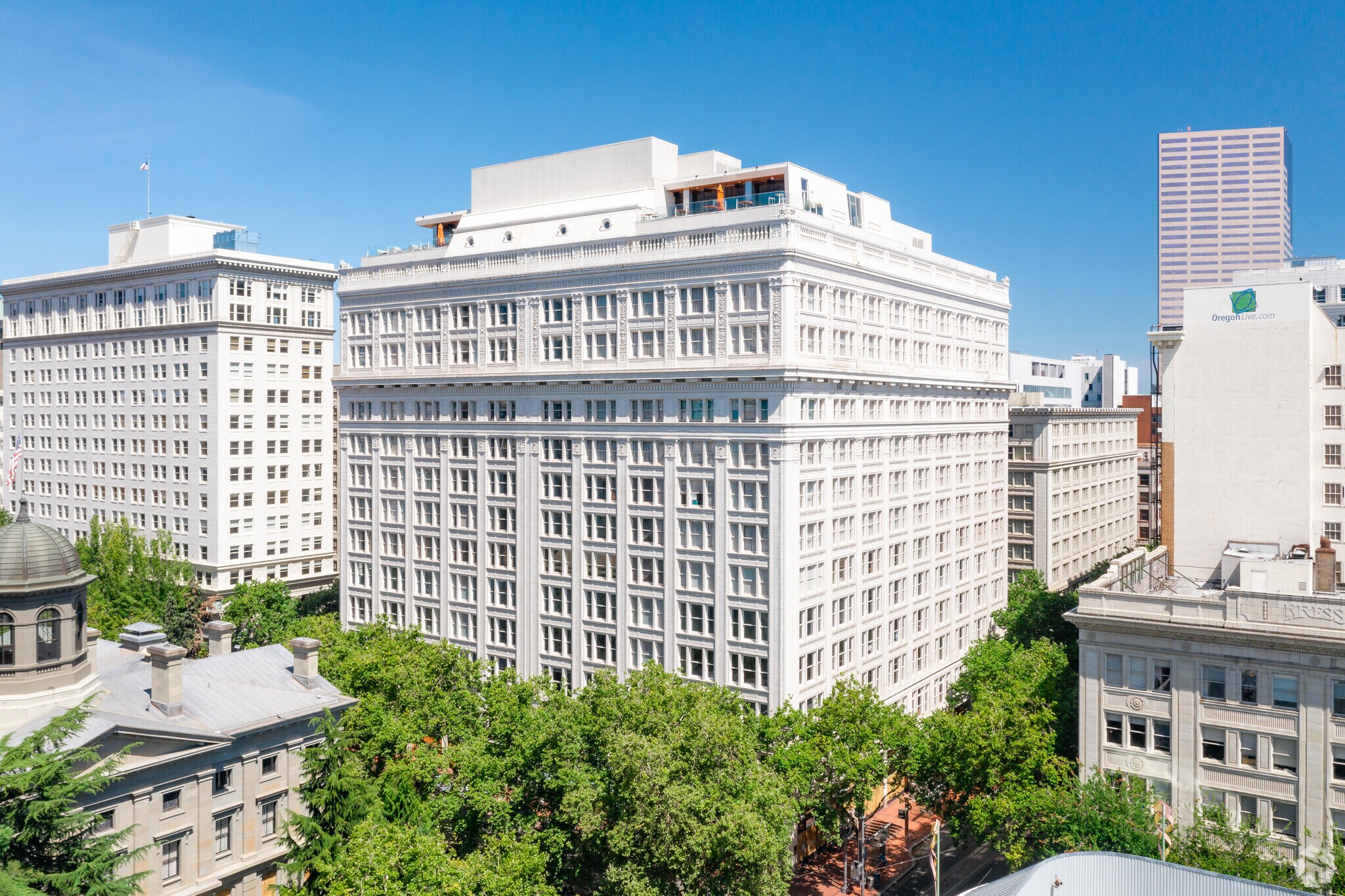 621 SW 5th Ave, Portland, OR à louer Photo principale– Image 1 sur 24