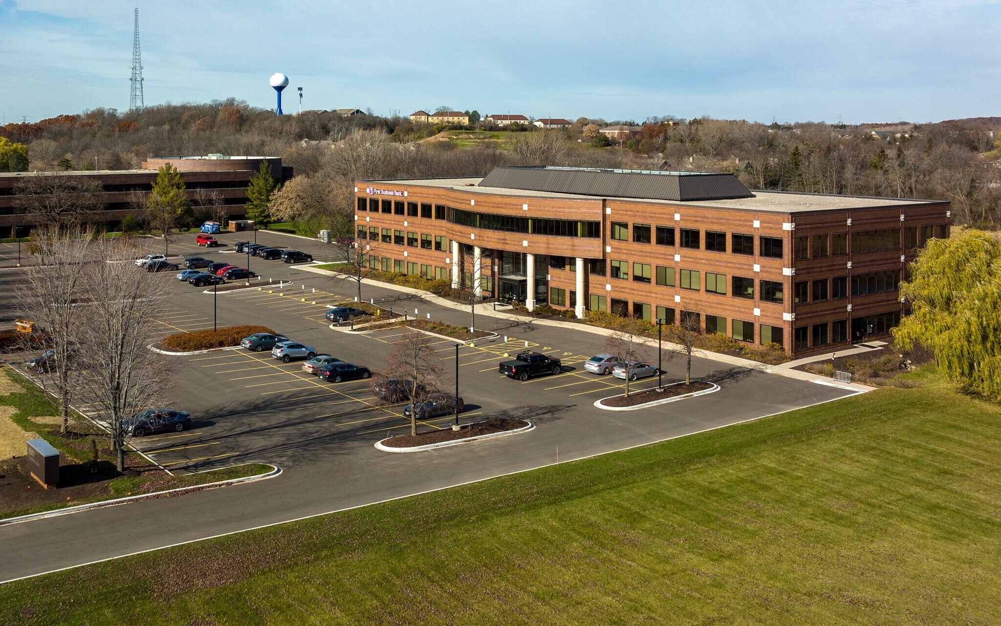 18500 W Corporate Dr, Brookfield, WI à louer Photo principale– Image 1 sur 5