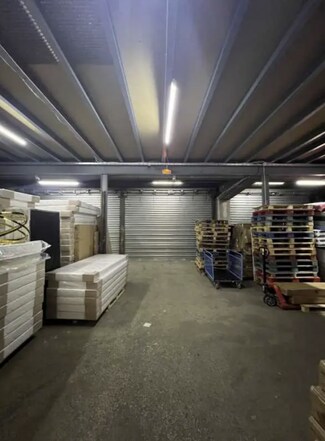 Plus de détails pour Industriel/Logistique à louer