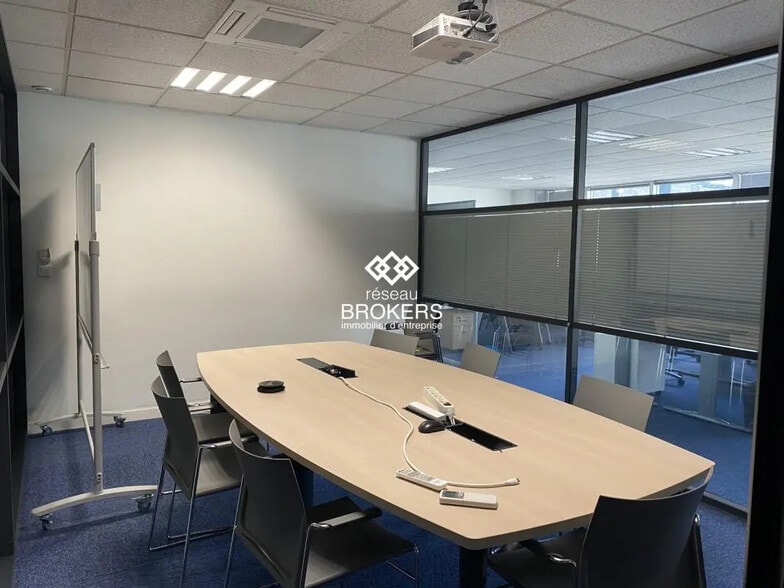 Bureau dans Grenoble à vendre - Photo de l’immeuble – Image 3 sur 11