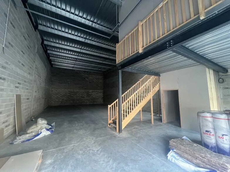 78 Avenue De Magudas, Le Haillan à louer - Photo de l’immeuble – Image 2 sur 5