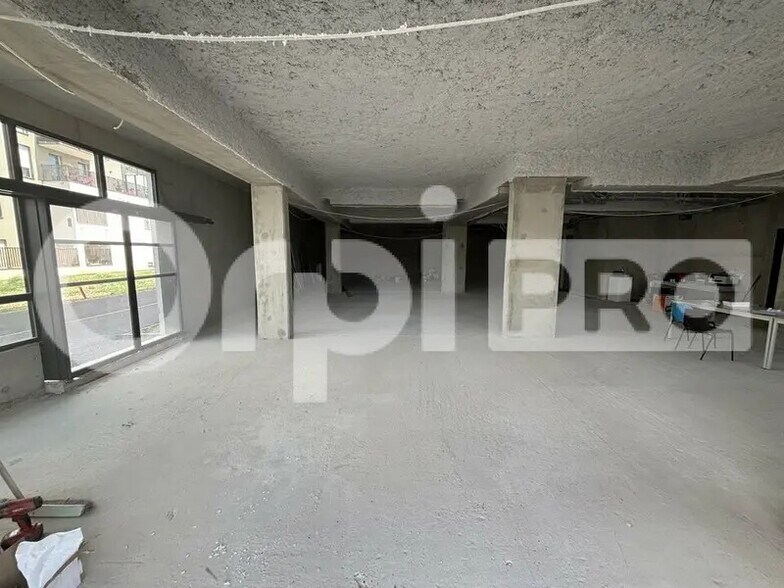 Local commercial dans Compiègne à vendre - Photo intérieure – Image 2 sur 3