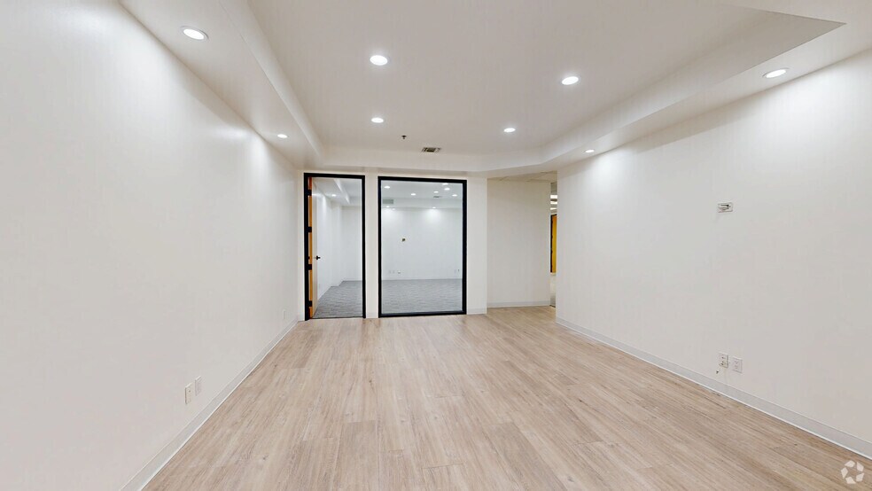 6345 Balboa Blvd, Encino, CA à louer - Numérisation 3D Matterport – Image 2 sur 35