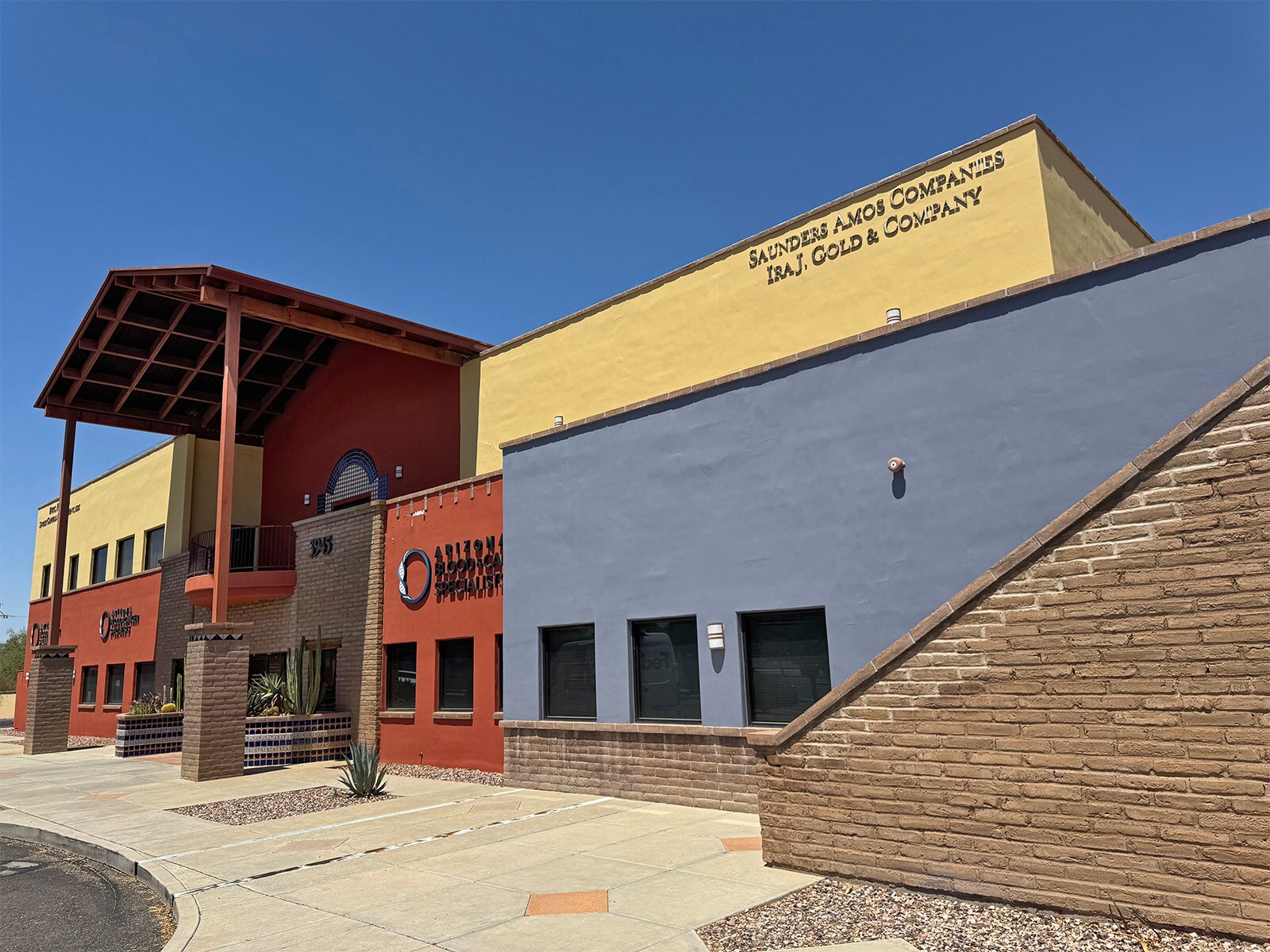 3945 E Paradise Falls Dr, Tucson, AZ à louer Photo principale– Image 1 sur 3