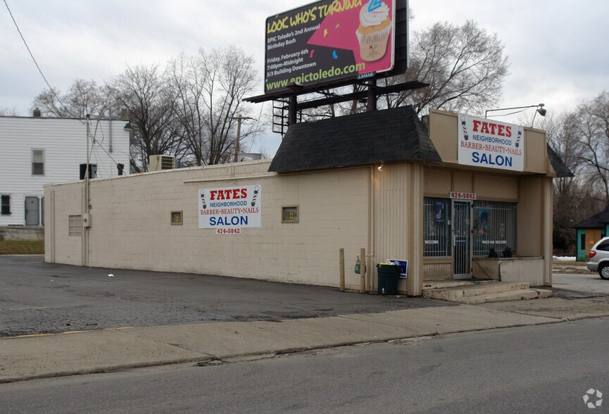 3433 Monroe St, Toledo, OH à vendre - Photo de l’immeuble – Image 2 sur 3