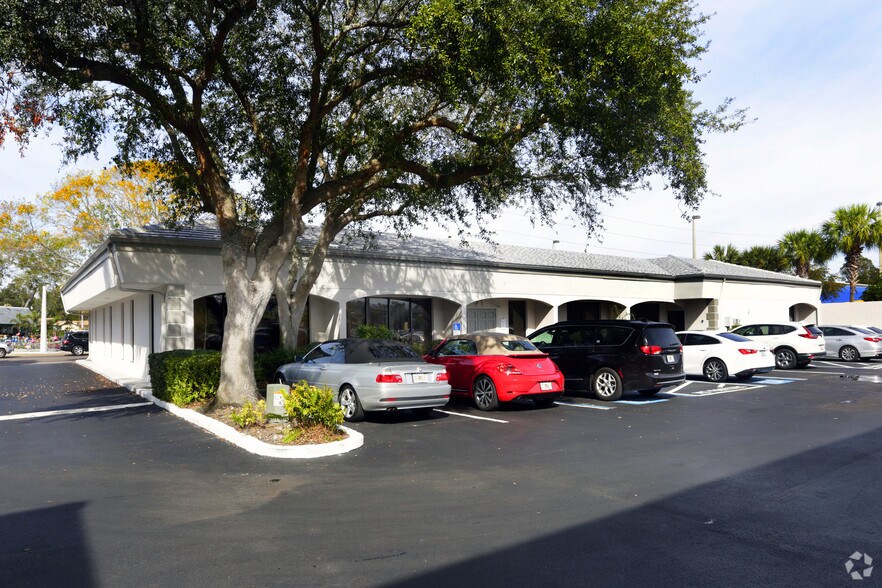 6830 1st Ave S, Saint Petersburg, FL à vendre - Photo principale – Image 1 sur 5