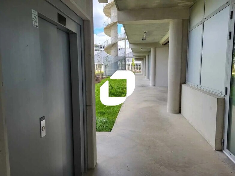 Bureau dans VILLENAVE-D'ORNON à louer - Photo de l’immeuble – Image 3 sur 8