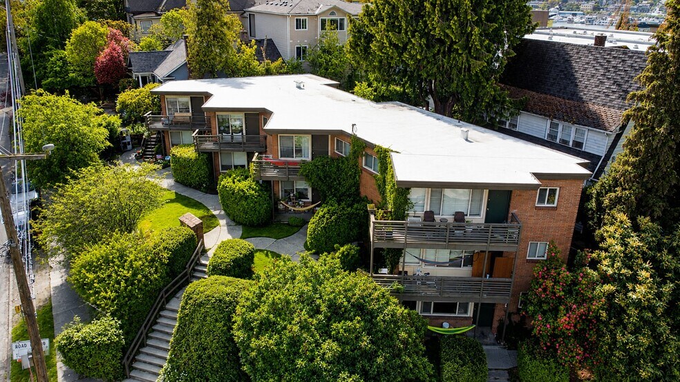 3261 Fuhrman Ave E, Seattle, WA à vendre - Photo de l’immeuble – Image 2 sur 19