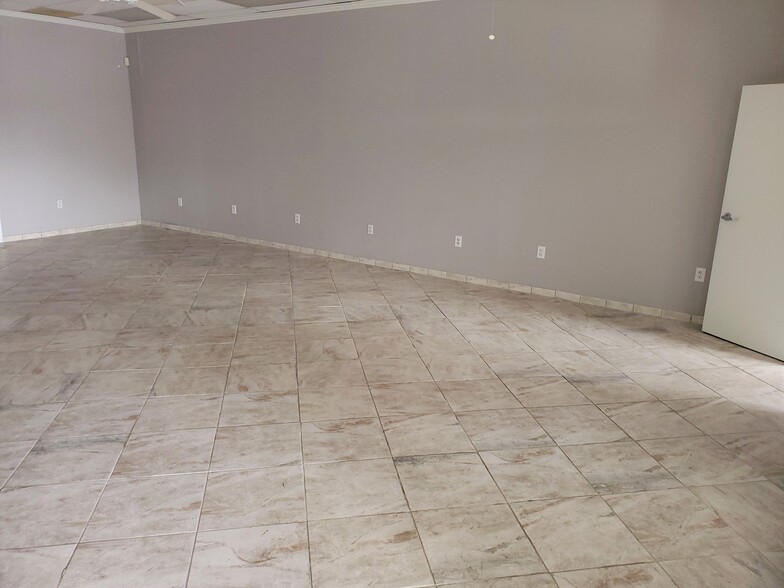 6005 Fairmont Pky, Pasadena, TX à louer - Photo intérieure – Image 3 sur 7