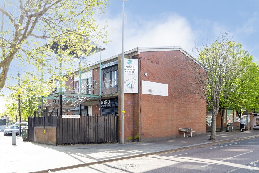 Howard Rd, Londres à louer - Photo de l’immeuble – Image 2 sur 2