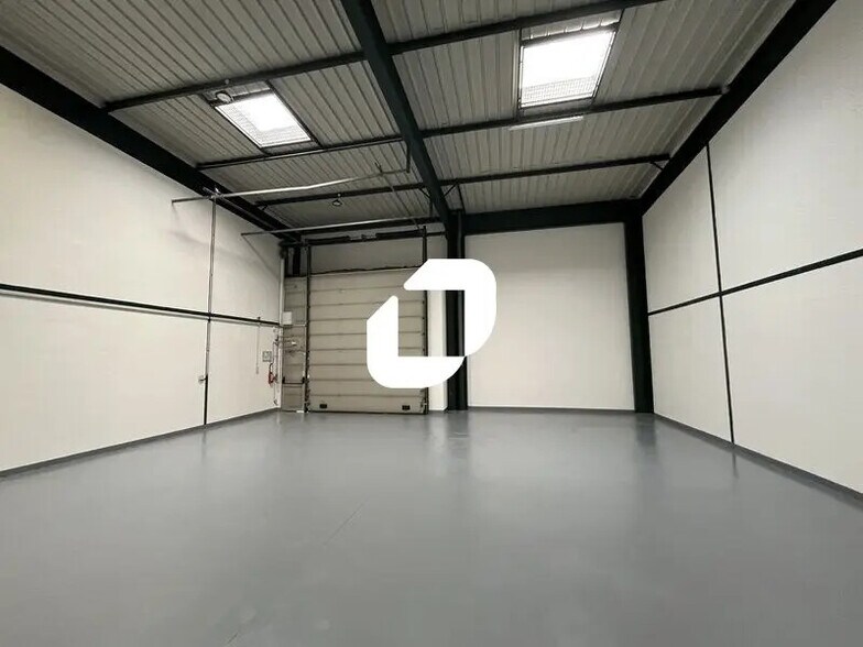 Industriel/Logistique dans Villepinte à louer - Photo de l’immeuble – Image 1 sur 5