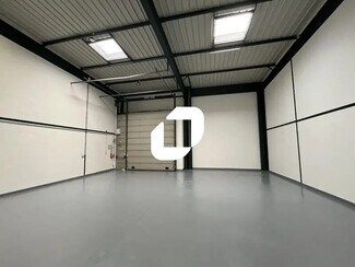 Plus de détails pour Bureau, Industriel/Logistique à louer
