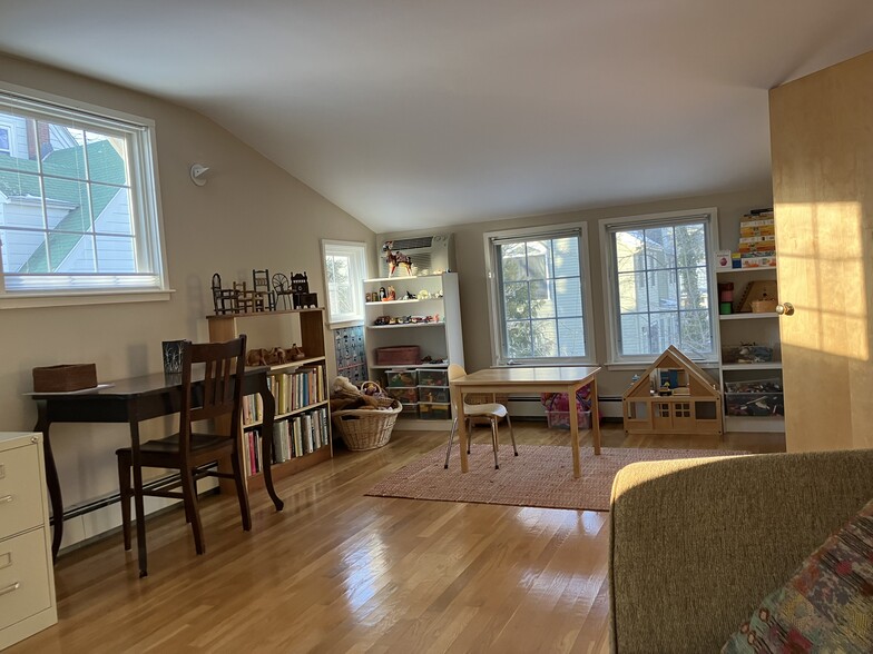 44 Bowdoin St, Newton, MA à louer - Photo de l’immeuble – Image 1 sur 2