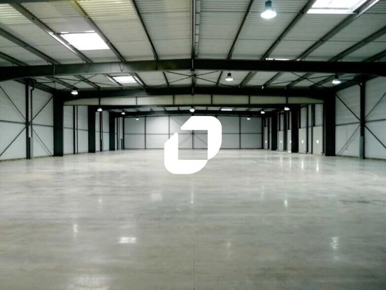 Local d'activités dans Bondoufle à vendre - Photo de l’immeuble – Image 3 sur 13