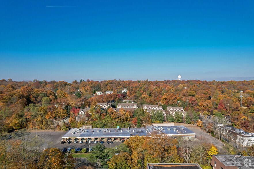 365 Central Park Ave, Scarsdale, NY à louer - Aérien – Image 2 sur 5