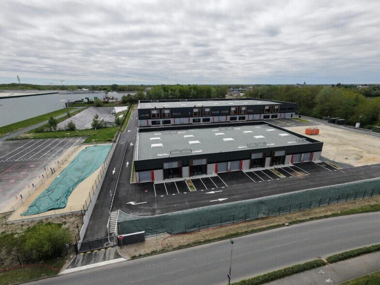 Industriel/Logistique dans Chécy à louer - Photo de l’immeuble – Image 2 sur 2