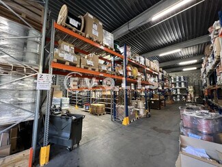 Plus de détails pour Local d'activités à louer