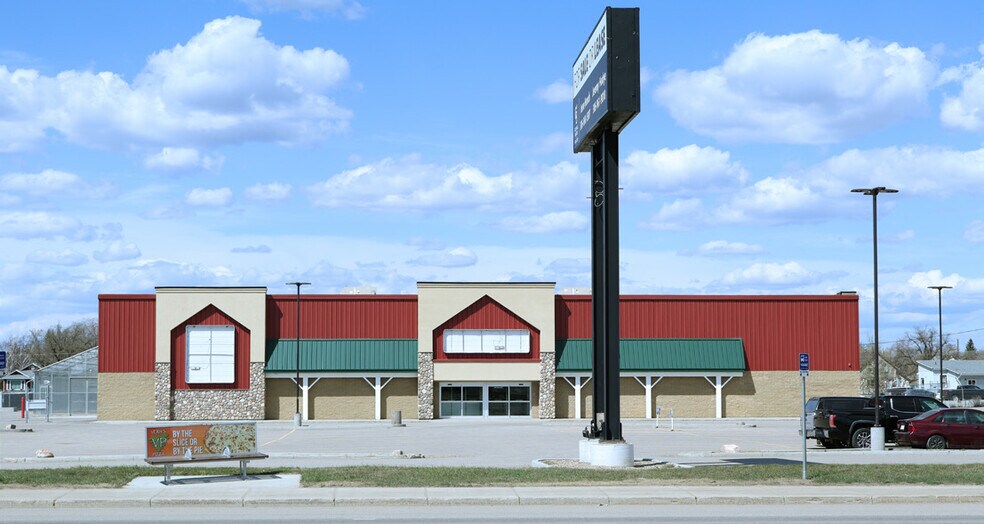 300 15th St E, Prince Albert, SK à vendre - Photo de l’immeuble – Image 2 sur 2