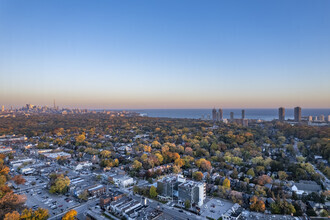 2425 Bloor St W, Toronto, ON - VUE AÉRIENNE  vue de carte
