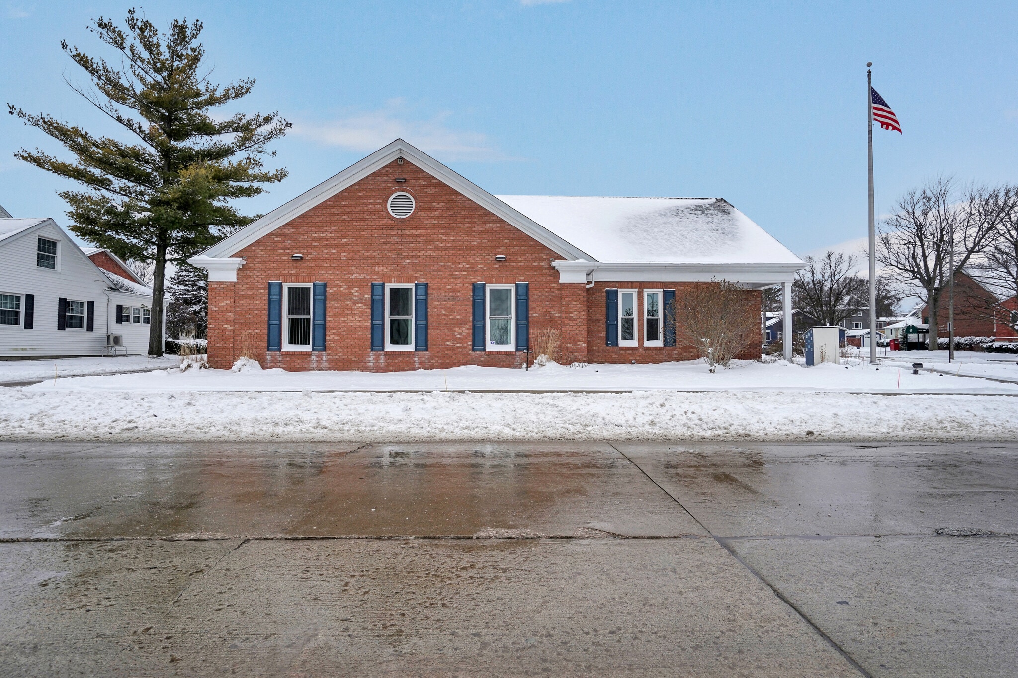 102 S 3rd St, Saint Clair, MI à vendre Photo intérieure– Image 1 sur 1