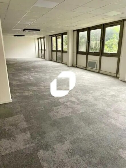Bureau dans Boulogne-Billancourt à louer - Photo de l’immeuble – Image 3 sur 32