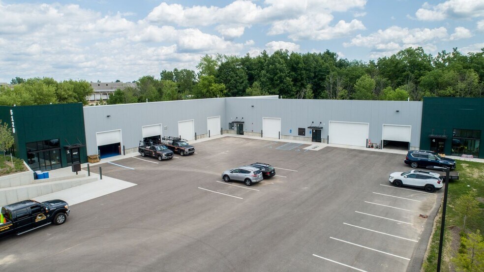 5120 E Paris Ave SE, Kentwood, MI à vendre - Photo de l’immeuble – Image 2 sur 12