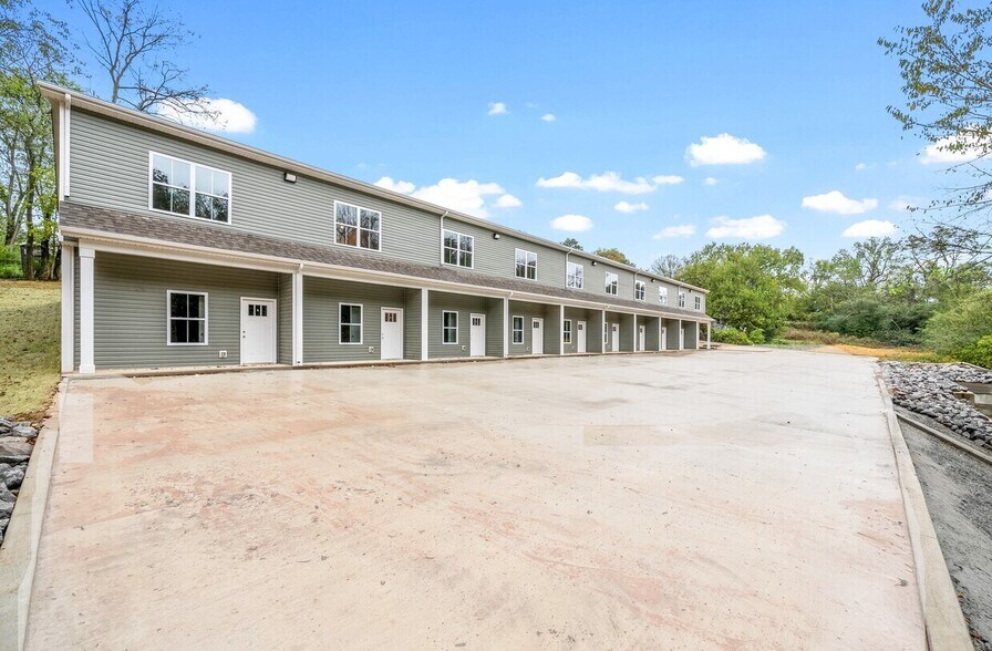 329 Cedar Ct, Clarksville, TN à vendre - Photo de l’immeuble – Image 2 sur 19