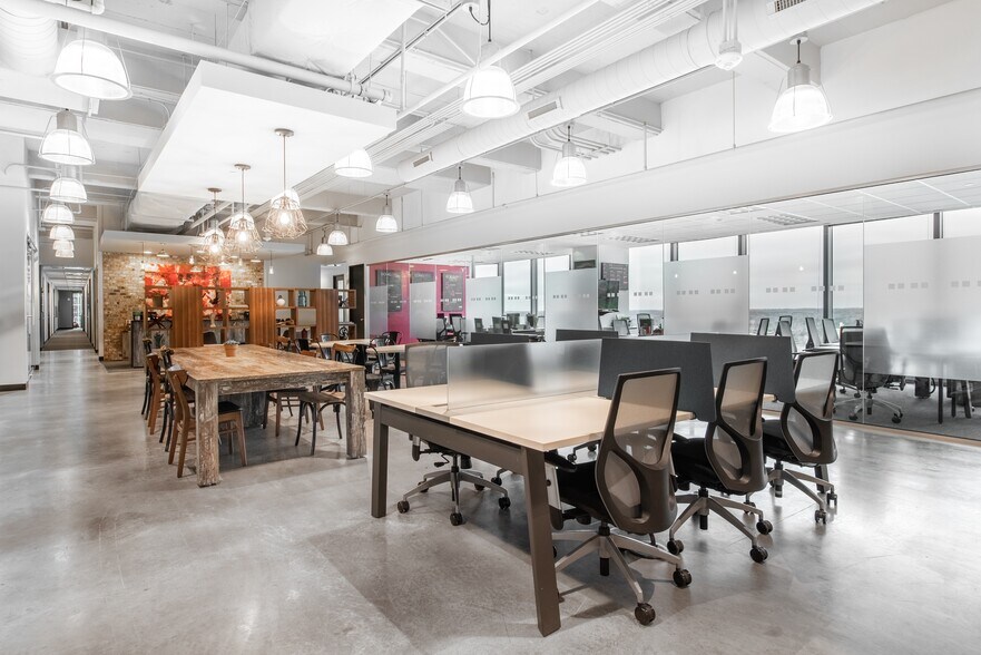 4242 Six Forks Rd, Raleigh, NC à louer - Photo intérieure – Image 2 sur 14