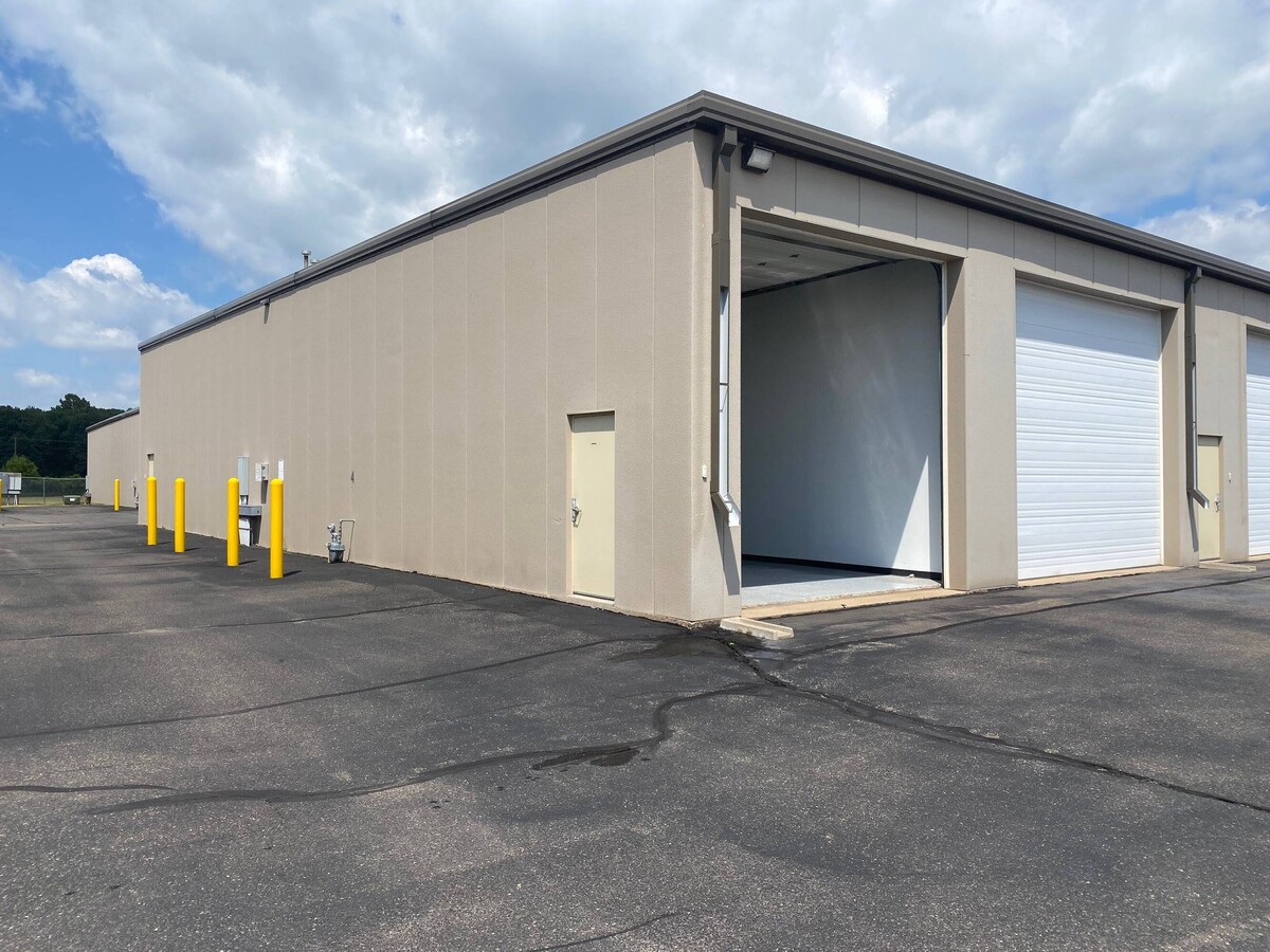 1441 7th St, Houlton, WI 54082 - Lot 1 -  - Photo intérieure - Image 1 of 2