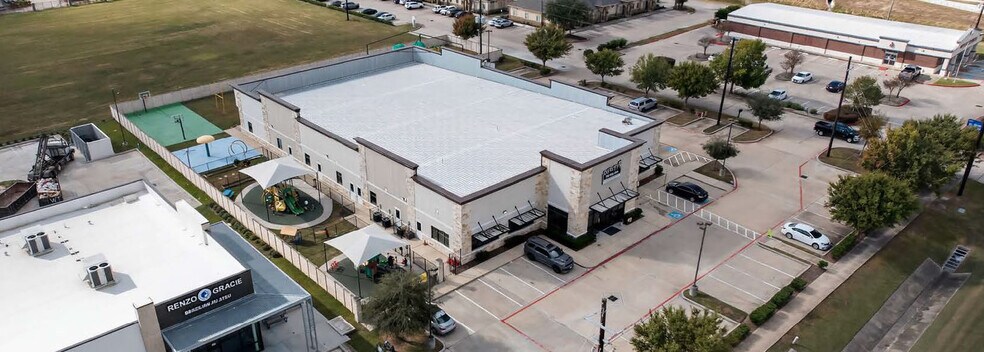 12152 Shadow Creek Pky, Pearland, TX à vendre - Photo de l’immeuble – Image 2 sur 40