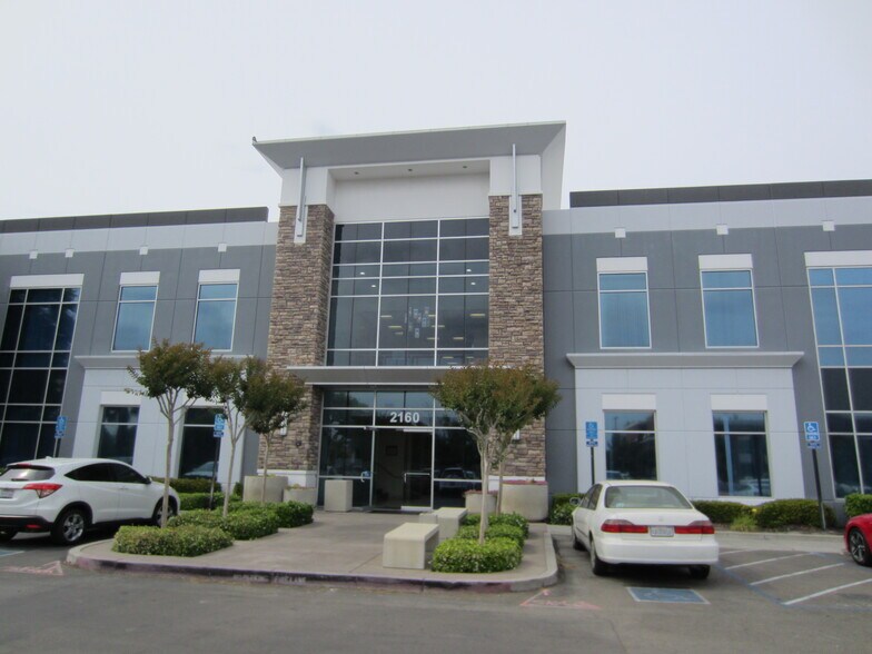 2160 W Grant Line Rd, Tracy, CA à louer - Photo principale – Image 1 sur 6