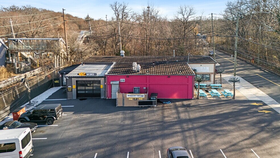 6833 Amboy Rd, Staten Island, NY à vendre - Photo de l’immeuble – Image 3 sur 8