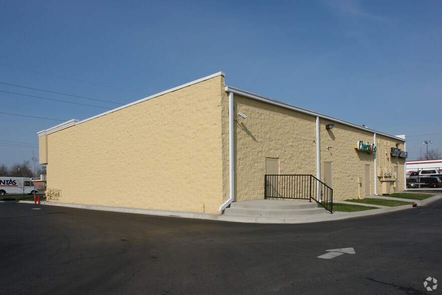 135 E New Circle Rd, Lexington, KY à louer - Photo de l’immeuble – Image 3 sur 4