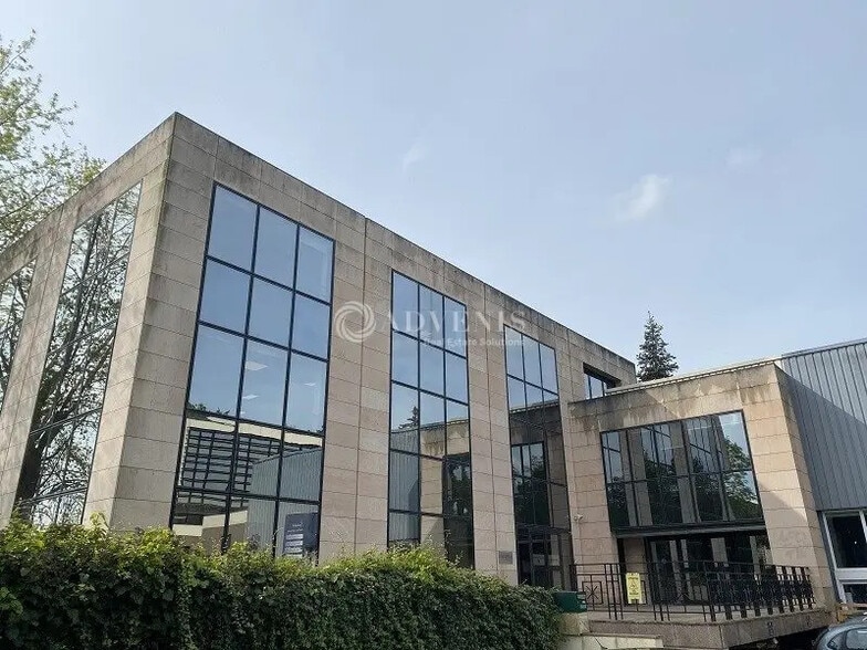 Bureau dans Viroflay à louer - Photo de l’immeuble – Image 1 sur 7