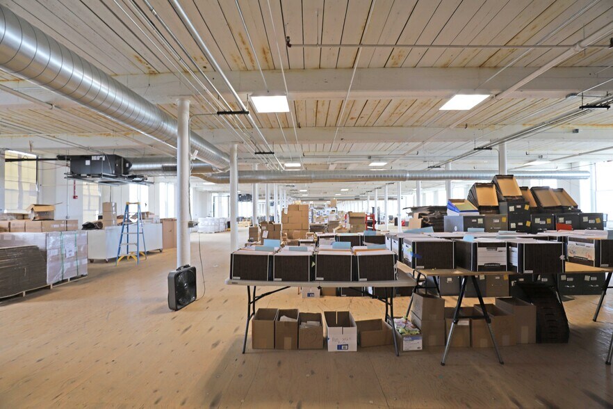 657 Quarry St, Fall River, MA à louer - Photo de l’immeuble – Image 3 sur 35