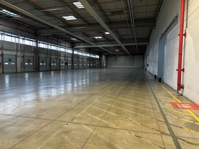 Industriel/Logistique dans Combs-la-Ville à louer - Photo de l’immeuble – Image 3 sur 19
