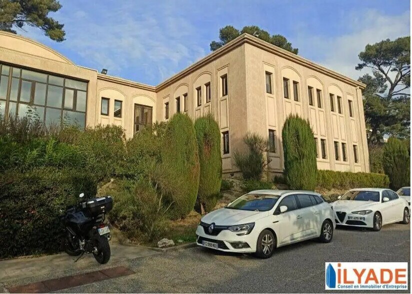 Bureau dans Marseille à louer - Photo de l’immeuble – Image 1 sur 2