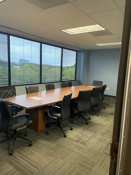 180 Interstate N Pky SE, Atlanta, GA à louer - Photo intérieure – Image 2 sur 17
