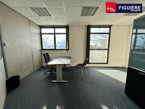 1140 Rue André Ampère, Aix-en-Provence à louer Photo intérieure– Image 2 sur 4