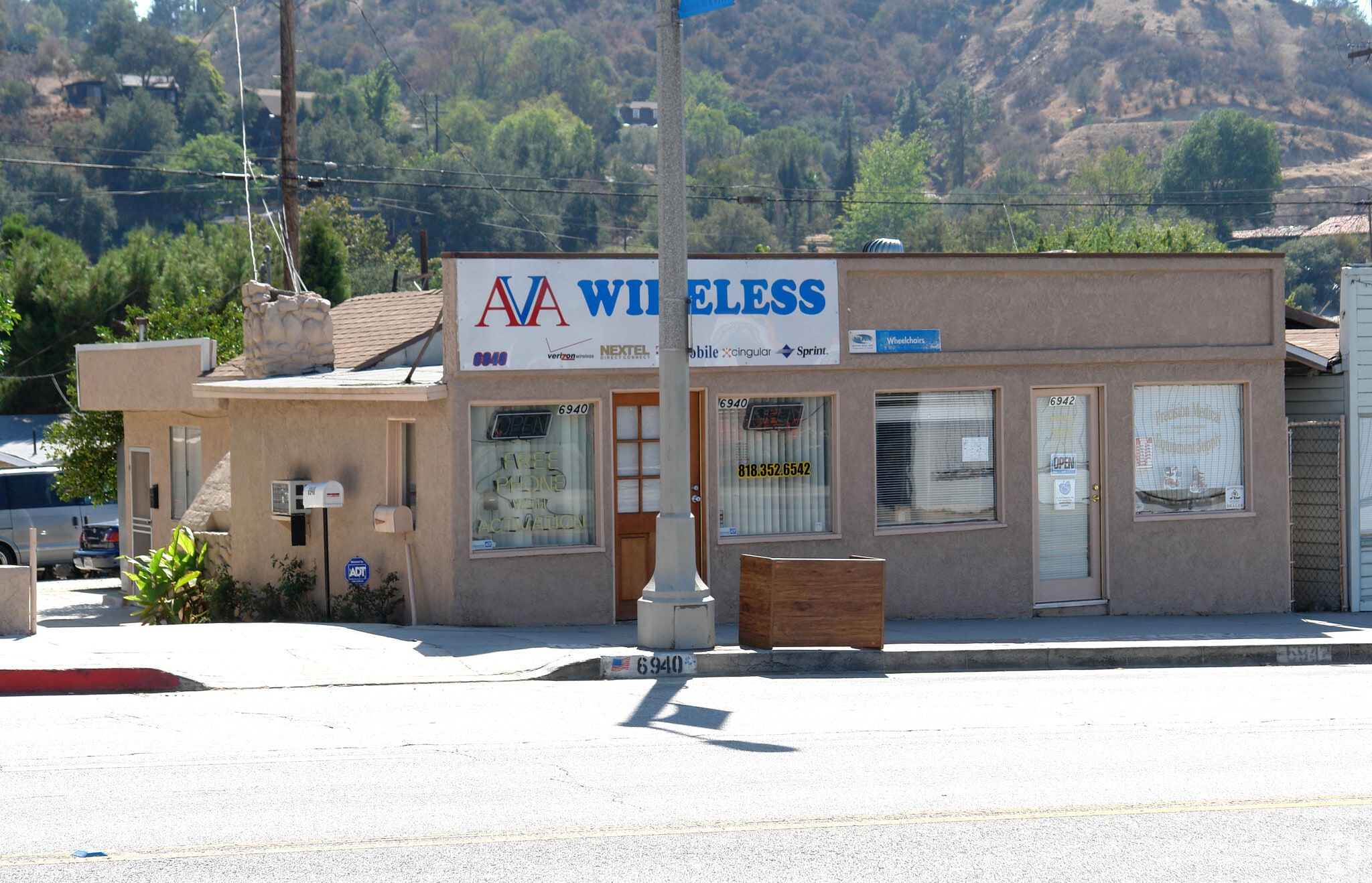 6940 Foothill Blvd, Tujunga, CA à vendre Photo principale– Image 1 sur 3
