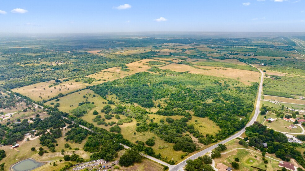 FM 20, Lockhart, TX à vendre - Photo de l’immeuble – Image 1 sur 19